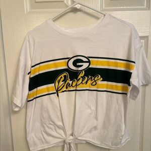 WEAR by Erin Andrews Women’s Cropped Green Bay Packers Shirt